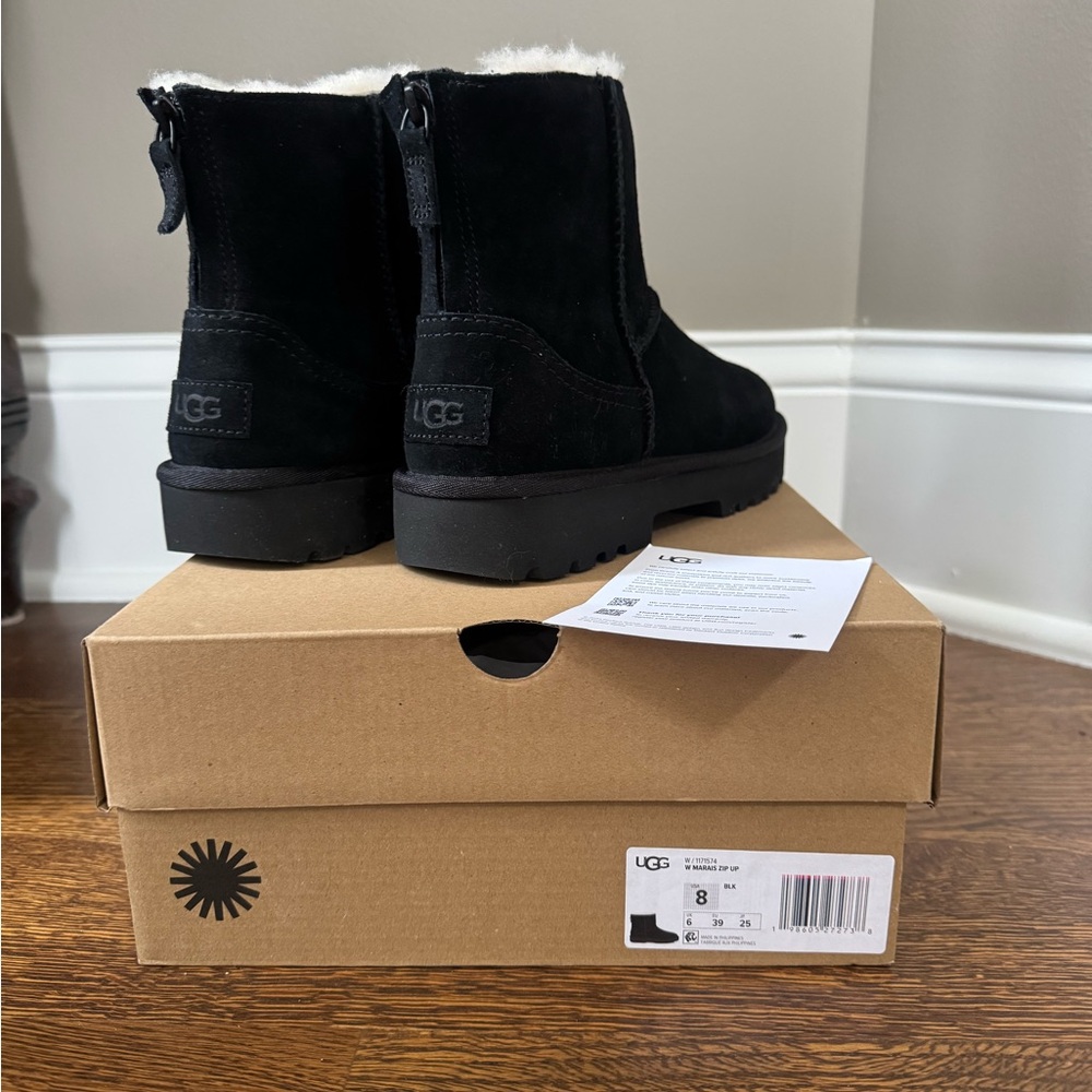 UGG MARAIS Size 8 NEW IN BOX Black Suede Boots with Shearling Lining